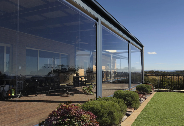 Rulouri transparente cu caseta si ghidaje inchidere terase producator LAREX-IR DECOR 1